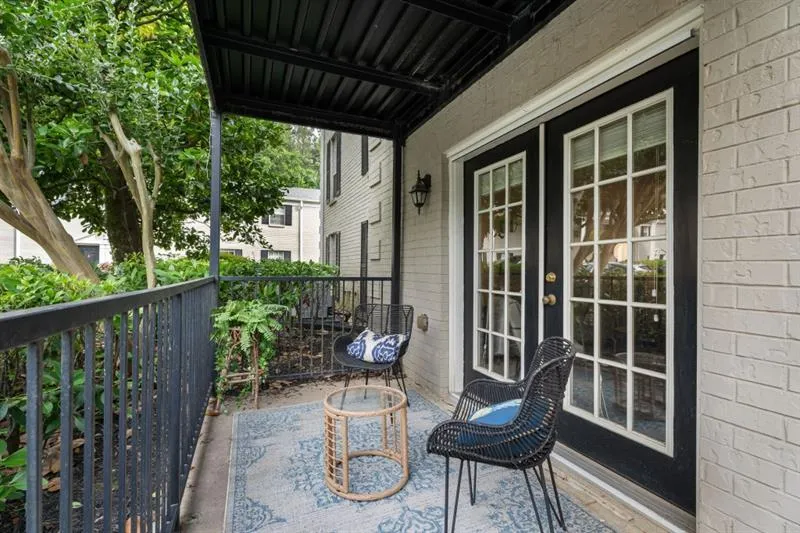 3701 Essex Avenue Unit 2, Atlanta, Georgia 30339, 2 Bedrooms Bedrooms, ,2 BathroomsBathrooms,Residential,Sold,3701 Essex Avenue Unit 2,7575767