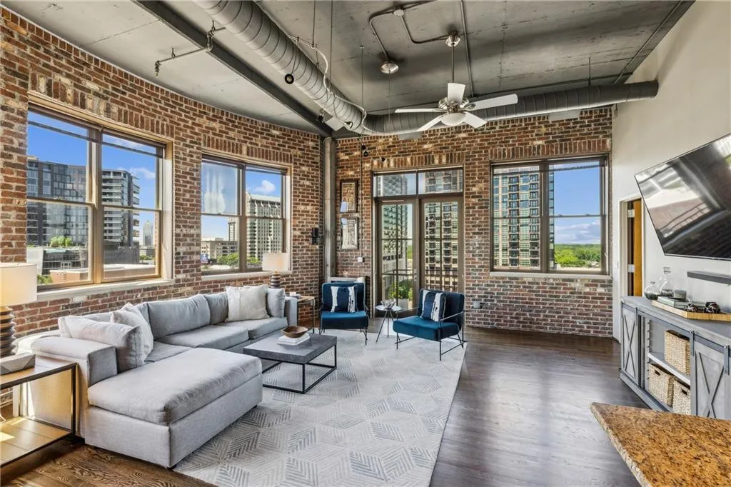 3180 Mathieson Drive Ne Unit 1001, Atlanta, Georgia 30305, 2 Bedrooms Bedrooms, ,2 BathroomsBathrooms,Residential,For Sale,3180 Mathieson Drive Ne Unit 1001,7575942