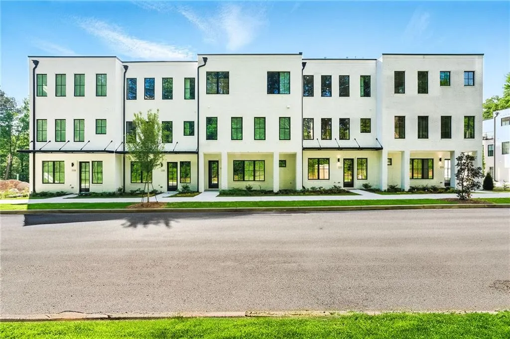 2144 Tidwell Lane Unit 2, Atlanta, Georgia 30318, 4 Bedrooms Bedrooms, ,3 BathroomsBathrooms,Residential,For Sale,2144 Tidwell Lane Unit 2,7576320