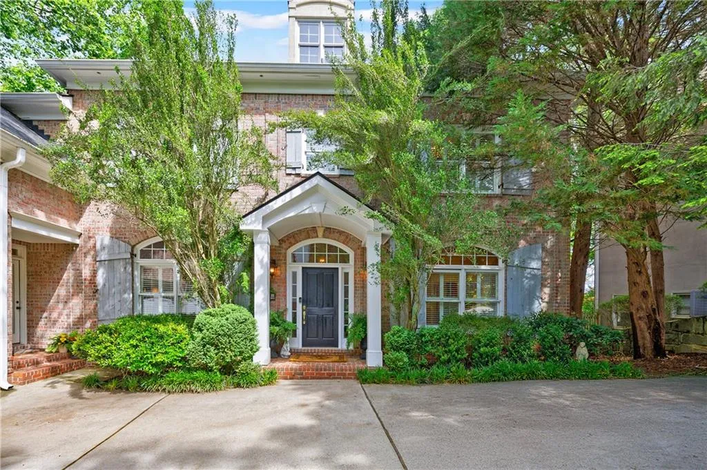 4470 Crestwicke Pointe, Atlanta, Georgia 30319, 5 Bedrooms Bedrooms, ,5 BathroomsBathrooms,Residential,For Sale,4470 Crestwicke Pointe,7578027