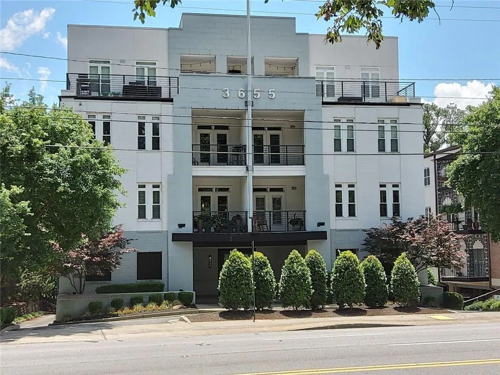 3655 Peachtree Road Unit 203, Atlanta, Georgia 30319, 2 Bedrooms Bedrooms, ,2 BathroomsBathrooms,Residential,For Sale,3655 Peachtree Road Unit 203,7578848
