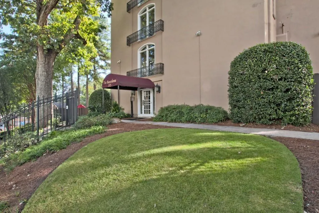 395 Pharr Road Ne Unit 103, Atlanta, Georgia 30305, 1 Bedroom Bedrooms, ,1 BathroomBathrooms,Residential,For Sale,395 Pharr Road Ne Unit 103,7579402