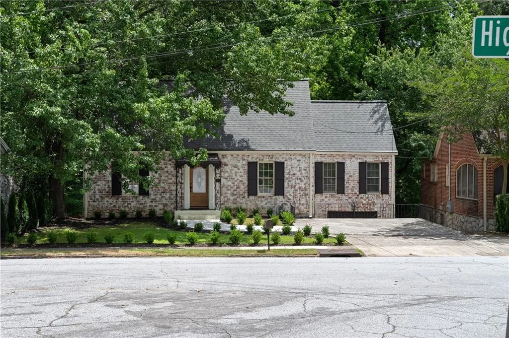 833 Martina Drive Ne, Atlanta, Georgia 30305, 5 Bedrooms Bedrooms, ,3 BathroomsBathrooms,Residential,For Sale,833 Martina Drive Ne,7579408