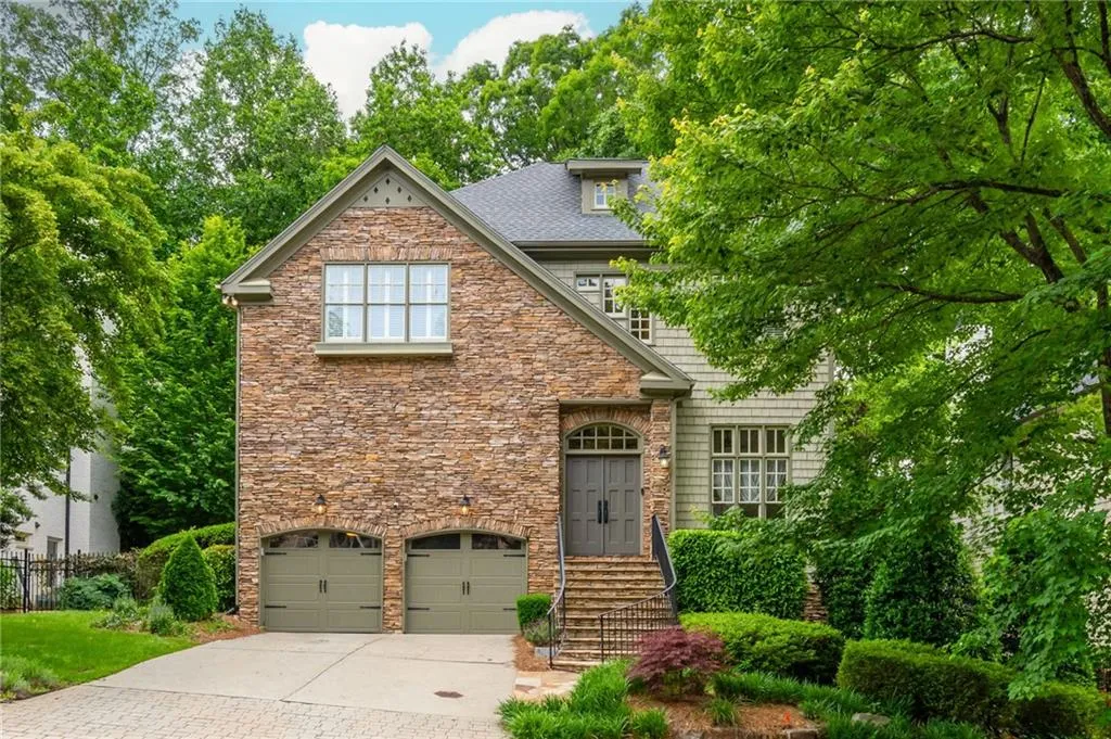 3182 Windsor Lake Drive Ne, Atlanta, Georgia 30319, 5 Bedrooms Bedrooms, ,4 BathroomsBathrooms,Residential,Sold,3182 Windsor Lake Drive Ne,7579350