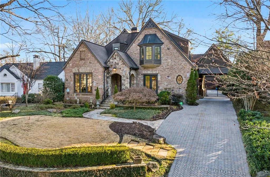 1031 Eulalia Road Ne, Atlanta, Georgia 30319, 6 Bedrooms Bedrooms, ,6 BathroomsBathrooms,Residential,Sold,1031 Eulalia Road Ne,7580476
