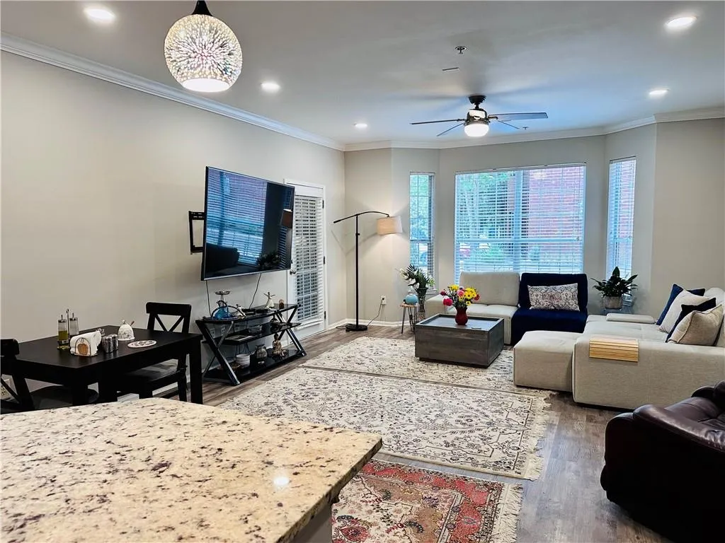 5641 Roswell Road Unit 111, Sandy Springs, Georgia 30342, 2 Bedrooms Bedrooms, ,2 BathroomsBathrooms,Residential,For Sale,5641 Roswell Road Unit 111,7580702