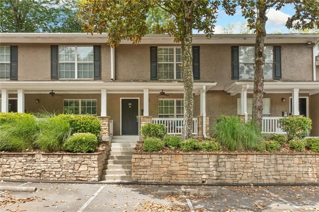 3200 Seven Pines Court Unit 103, Atlanta, Georgia 30339, 2 Bedrooms Bedrooms, ,1 BathroomBathrooms,Residential,Sold,3200 Seven Pines Court Unit 103,7574426
