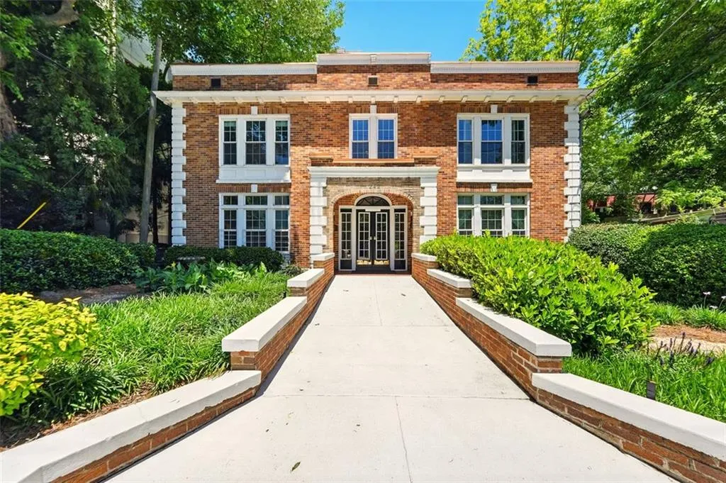 242 12th Street Ne Unit 1a, Atlanta, Georgia 30309, 1 Bedroom Bedrooms, ,1 BathroomBathrooms,Residential,For Sale,242 12th Street Ne Unit 1a,7581483