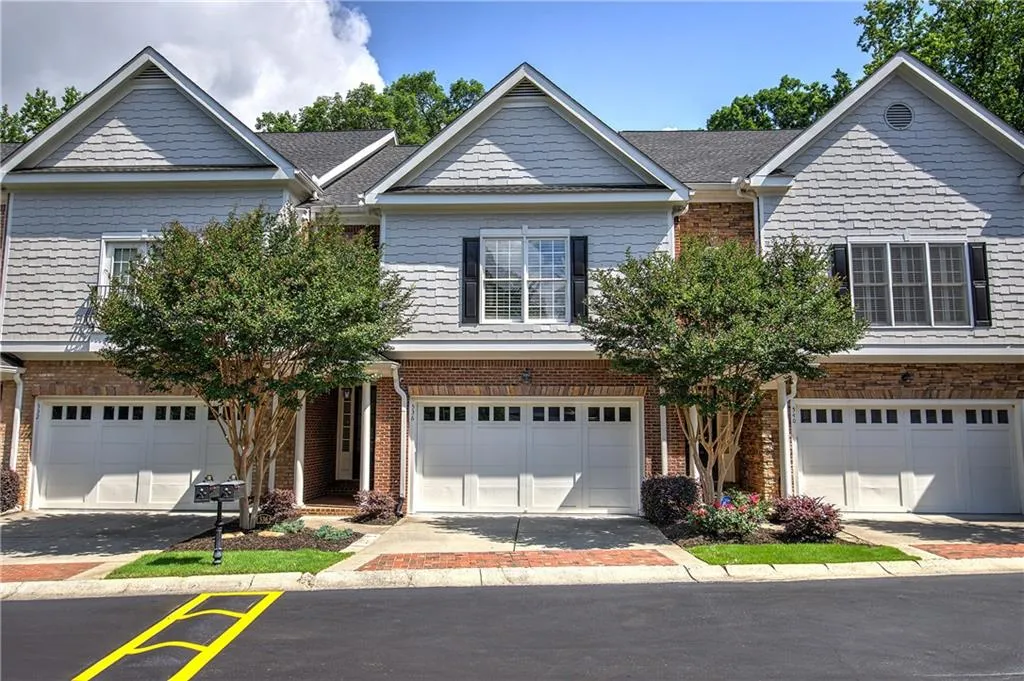Atlanta, Georgia 30342, 4 Bedrooms Bedrooms, ,3 BathroomsBathrooms,Residential,Sold,7582560