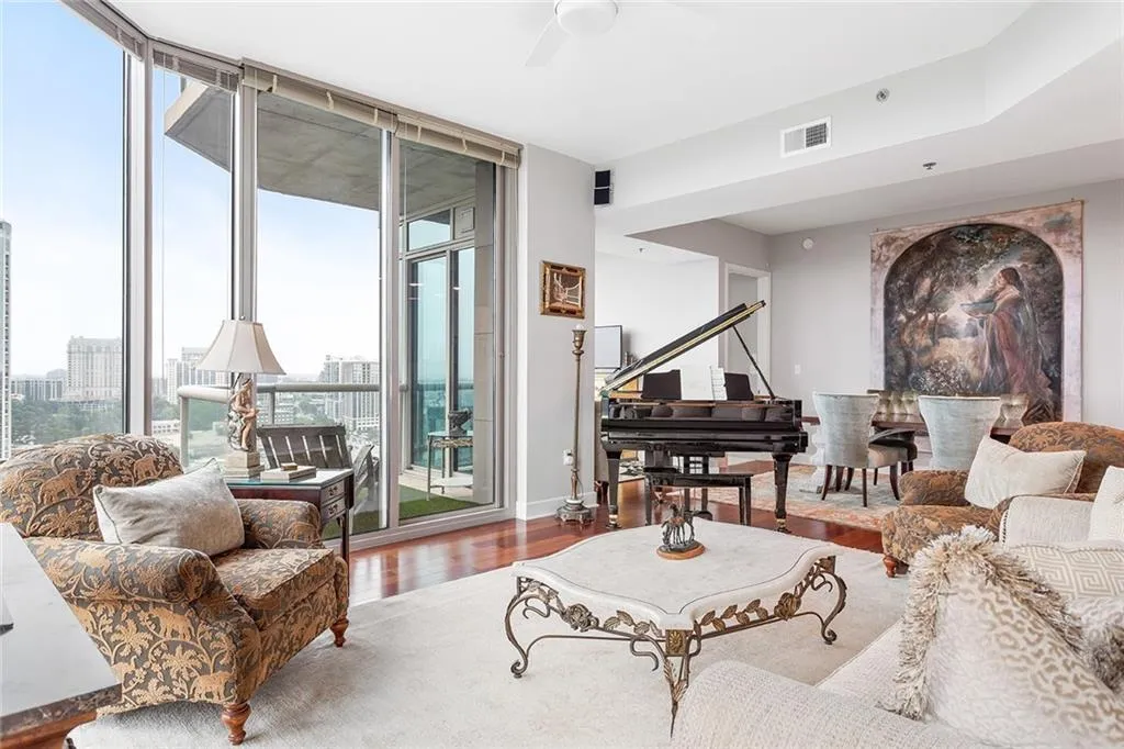 2795 Peachtree Road Ne Unit 2101, Atlanta, Georgia 30305, 2 Bedrooms Bedrooms, ,2 BathroomsBathrooms,Residential,Sold,2795 Peachtree Road Ne Unit 2101,7581170