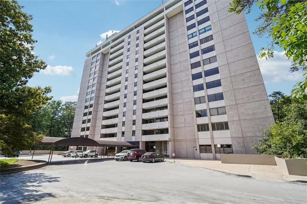 3530 Piedmont Road Ne Unit 2i, Atlanta, Georgia 30305, 2 Bedrooms Bedrooms, ,2 BathroomsBathrooms,Residential,For Sale,3530 Piedmont Road Ne Unit 2i,7587289