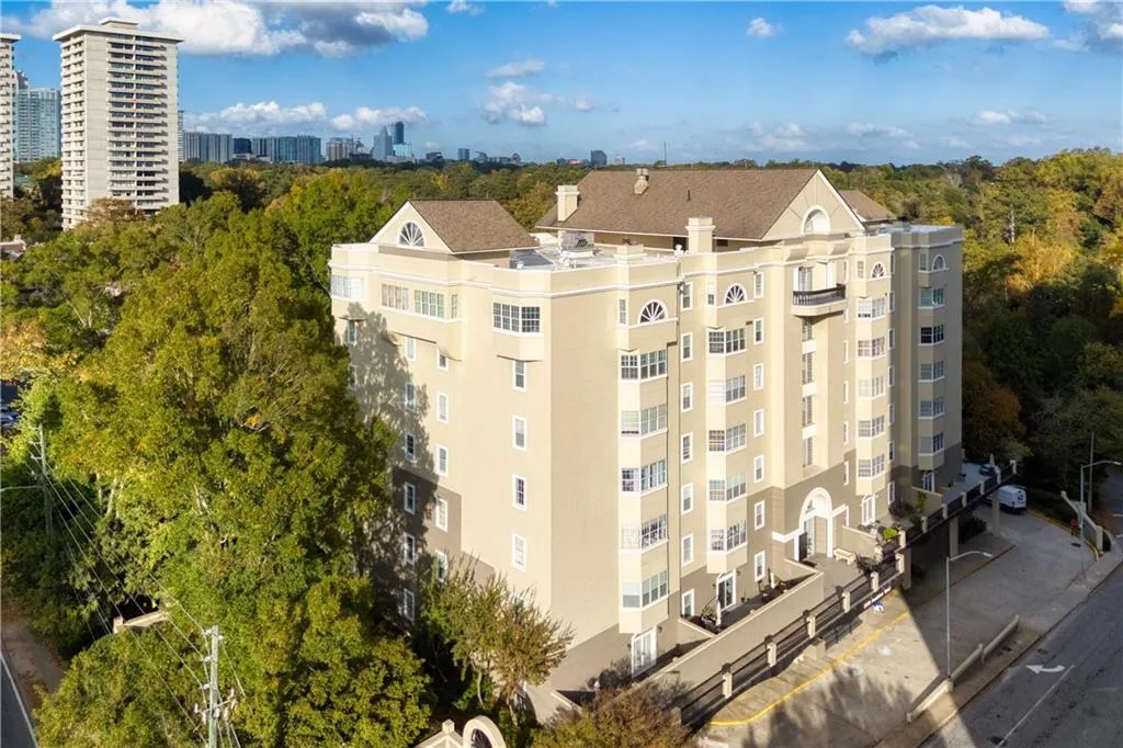 2499 Peachtree Road Unit 506, Atlanta, Georgia 30305, 2 Bedrooms Bedrooms, ,2 BathroomsBathrooms,Residential,For Sale,2499 Peachtree Road Unit 506,7587365