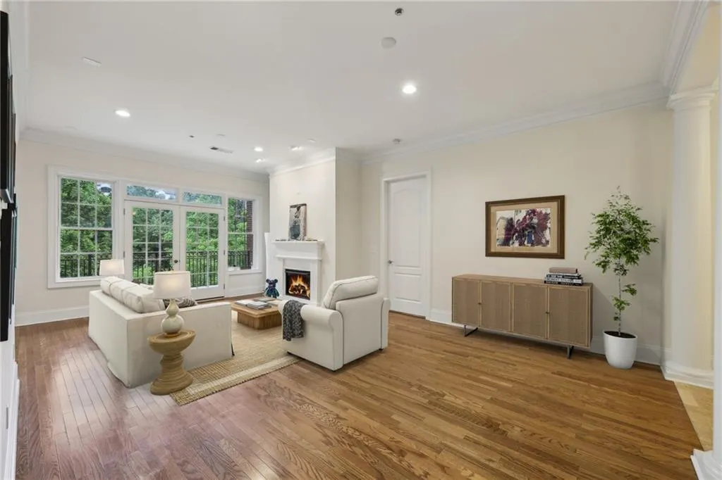 3280 Stillhouse Lane Se Unit 212, Atlanta, Georgia 30339, 3 Bedrooms Bedrooms, ,3 BathroomsBathrooms,Residential,For Sale,3280 Stillhouse Lane Se Unit 212,7585356