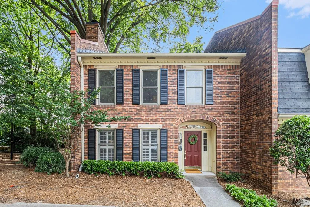 6 Stratford Hall Place Ne, Atlanta, Georgia 30342, 3 Bedrooms Bedrooms, ,2 BathroomsBathrooms,Residential,Sold,6 Stratford Hall Place Ne,7587945