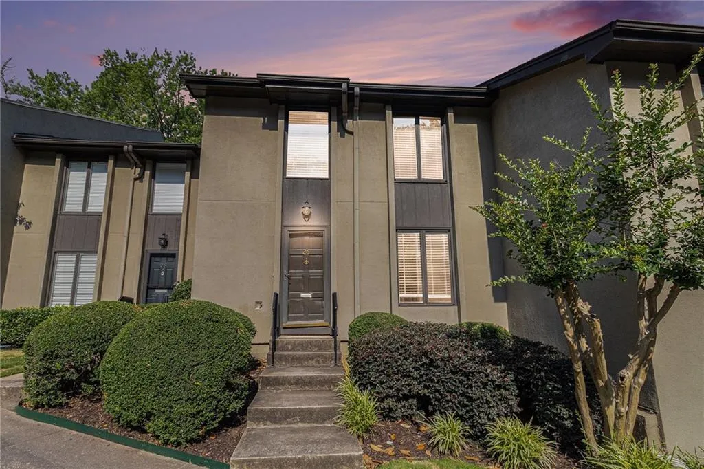 26 Ivy Parkway Ne, Atlanta, Georgia 30342, 3 Bedrooms Bedrooms, ,3 BathroomsBathrooms,Residential,For Sale,26 Ivy Parkway Ne,7588885