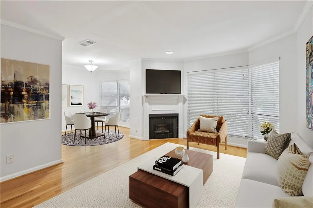 209 14th Street Ne Unit 109, Atlanta, Georgia 30309, 1 Bedroom Bedrooms, ,1 BathroomBathrooms,Residential,For Sale,209 14th Street Ne Unit 109,7586248