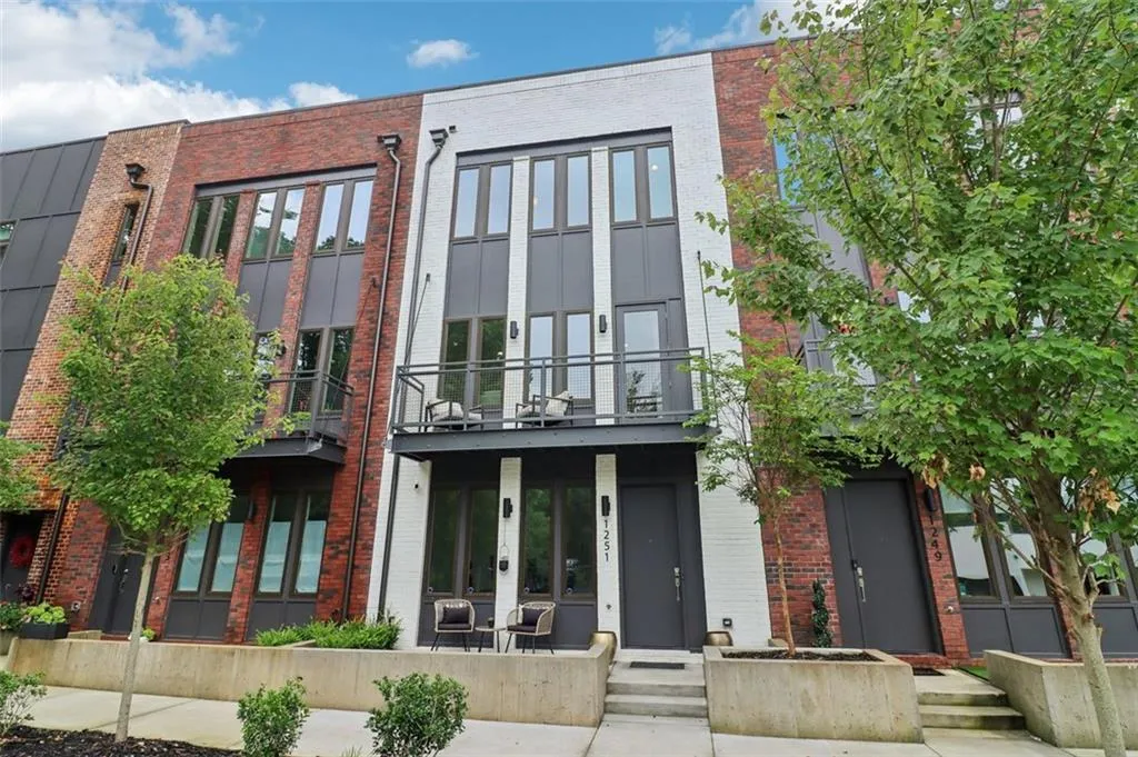 1251 Chelsea Circle Nw Unit #30, Atlanta, Georgia 30318, 3 Bedrooms Bedrooms, ,3 BathroomsBathrooms,Residential,For Sale,1251 Chelsea Circle Nw Unit #30,7589188