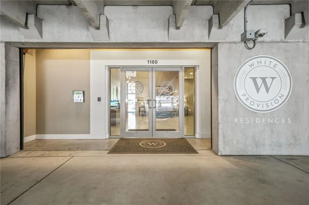 1100 Howell Mill Road Nw Unit 212, Atlanta, Georgia 30318, 2 Bedrooms Bedrooms, ,2 BathroomsBathrooms,Residential,For Sale,1100 Howell Mill Road Nw Unit 212,7588409