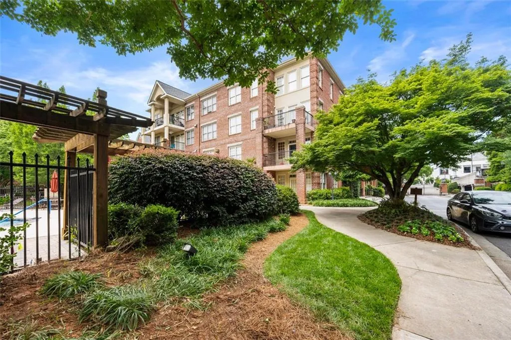 1735 Peachtree Street Ne Unit 316, Atlanta, Georgia 30309, 2 Bedrooms Bedrooms, ,2 BathroomsBathrooms,Residential,For Sale,1735 Peachtree Street Ne Unit 316,7590022