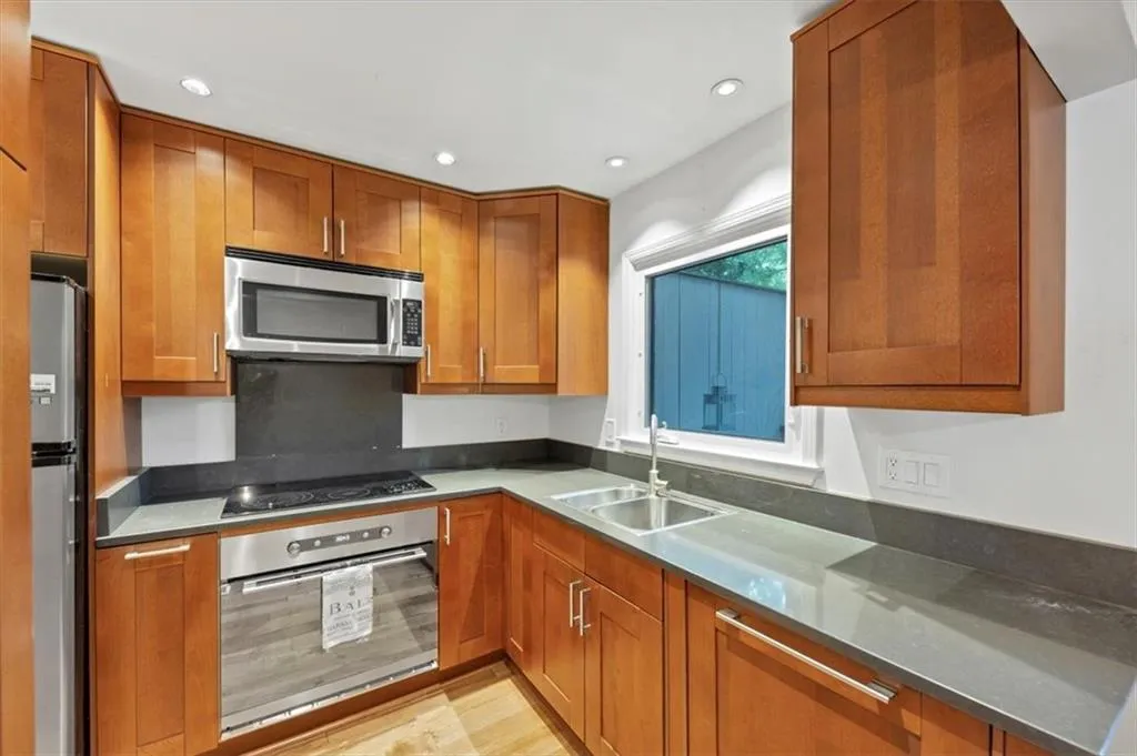 57 Cantey Place Nw, Atlanta, Georgia 30327, 2 Bedrooms Bedrooms, ,1 BathroomBathrooms,Residential,For Sale,57 Cantey Place Nw,7590898