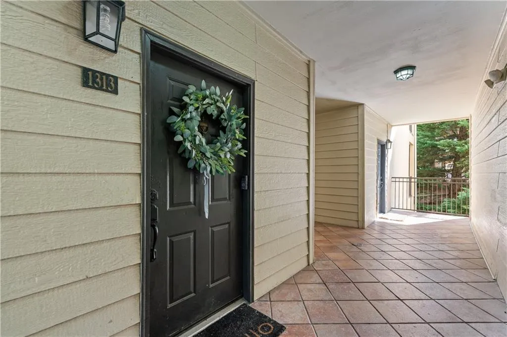 3777 Peachtree Road Ne Unit 1313, Brookhaven, Georgia 30319, 2 Bedrooms Bedrooms, ,1 BathroomBathrooms,Residential,Sold,3777 Peachtree Road Ne Unit 1313,7591253