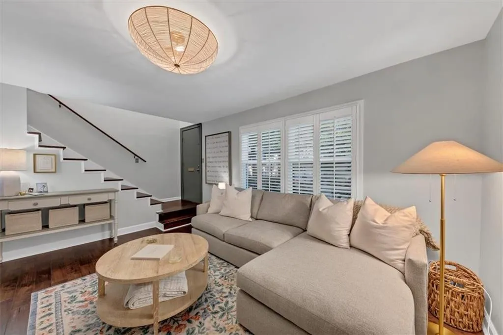 2 Arpege Way Nw, Atlanta, Georgia 30327, 2 Bedrooms Bedrooms, ,2 BathroomsBathrooms,Residential,For Sale,2 Arpege Way Nw,7594326