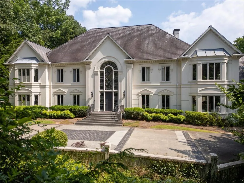 70 Finch Forest Trail, Atlanta, Georgia 30327, 8 Bedrooms Bedrooms, ,7 BathroomsBathrooms,Residential,For Sale,70 Finch Forest Trail,7594801