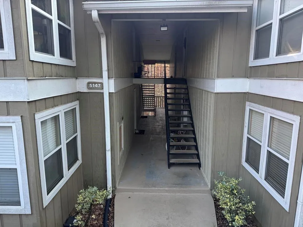 5147 Roswell Road Unit 47, Atlanta, Georgia 30342, 2 Bedrooms Bedrooms, ,1 BathroomBathrooms,Residential,For Sale,5147 Roswell Road Unit 47,7563052