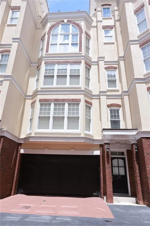 3541 Roswell Road Ne Unit 20, Atlanta, Georgia 30305, 2 Bedrooms Bedrooms, 0 ,2 BathroomsBathrooms,Residential,For Sale,3541 Roswell Road Ne Unit 20,7595082