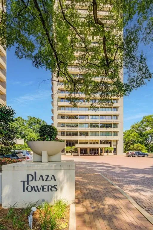 2575 Peachtree Road Ne Unit 15f, Atlanta, Georgia 30305, 2 Bedrooms Bedrooms, ,2 BathroomsBathrooms,Residential,Sold,2575 Peachtree Road Ne Unit 15f,7595571
