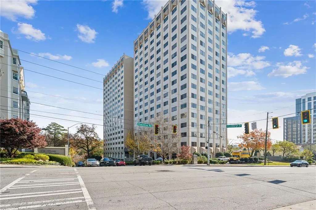 2479 Peachtree Road Ne Unit 1703, Atlanta, Georgia 30305, 1 Bedroom Bedrooms, ,1 BathroomBathrooms,Residential,For Sale,2479 Peachtree Road Ne Unit 1703,7596481