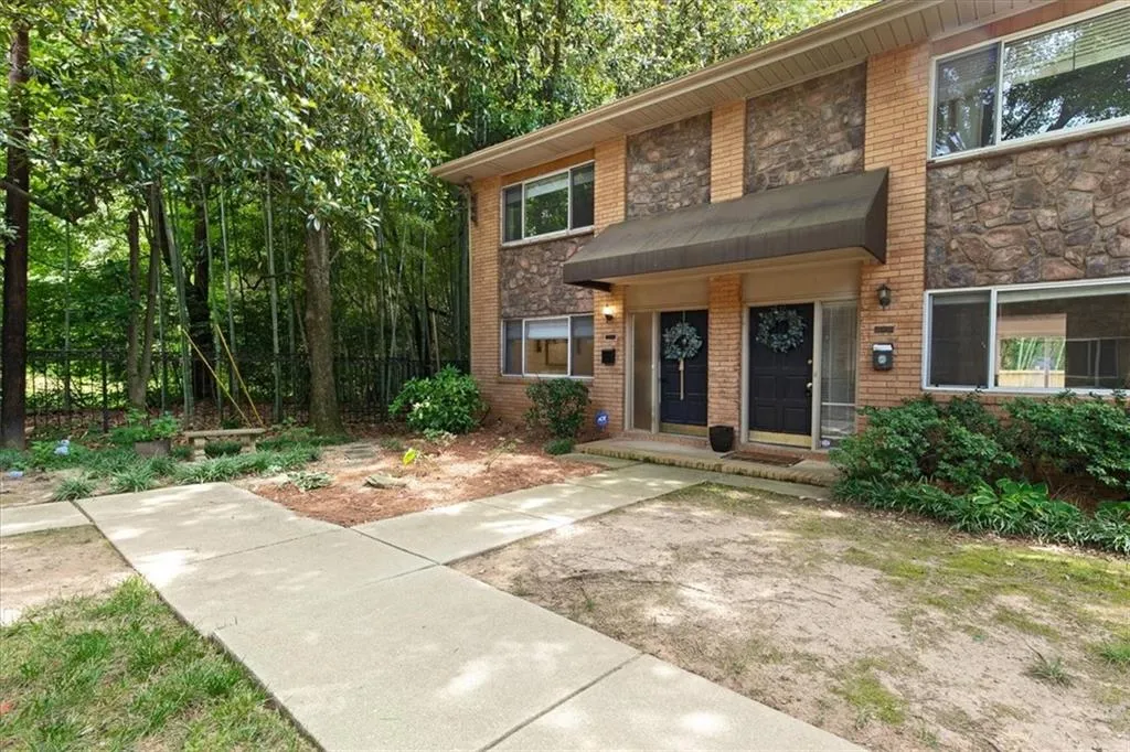 100 Biscayne Drive Nw Unit C1, Atlanta, Georgia 30309, 2 Bedrooms Bedrooms, ,1 BathroomBathrooms,Residential,For Sale,100 Biscayne Drive Nw Unit C1,7596749