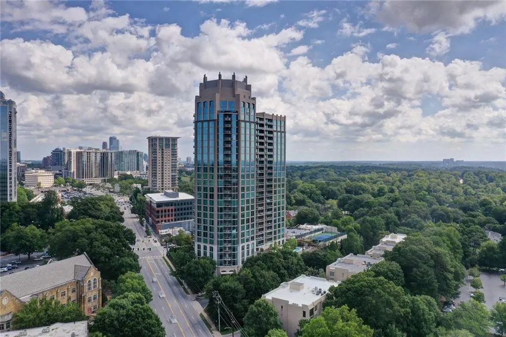 2795 Peachtree Road Ne Unit 703, Atlanta, Georgia 30305, 2 Bedrooms Bedrooms, ,2 BathroomsBathrooms,Residential,For Sale,2795 Peachtree Road Ne Unit 703,7596846