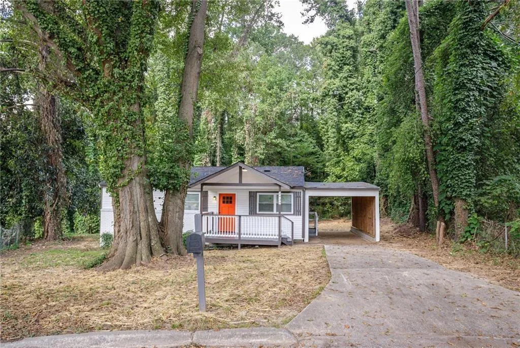 2437 Clarissa Drive Nw, Atlanta, Georgia 30318, 3 Bedrooms Bedrooms, ,2 BathroomsBathrooms,Residential,For Sale,2437 Clarissa Drive Nw,7598121