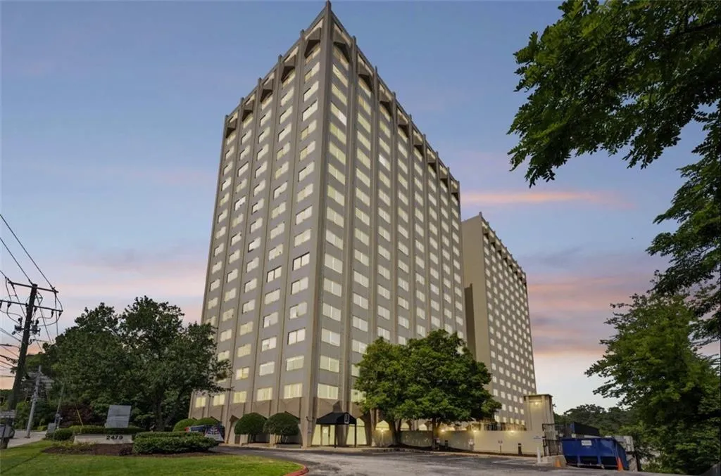 2479 Peachtree Road Ne Unit 301, Atlanta, Georgia 30305, 1 Bedroom Bedrooms, ,1 BathroomBathrooms,Residential,For Sale,2479 Peachtree Road Ne Unit 301,7598349