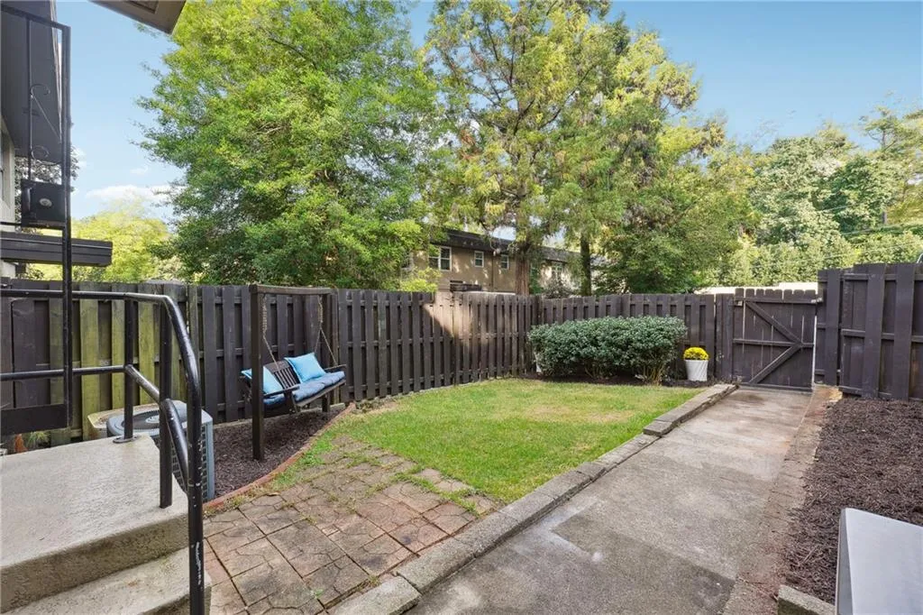290 Lakemoore Drive Ne Unit C, Atlanta, Georgia 30342, 2 Bedrooms Bedrooms, ,1 BathroomBathrooms,Residential,For Sale,290 Lakemoore Drive Ne Unit C,7598460