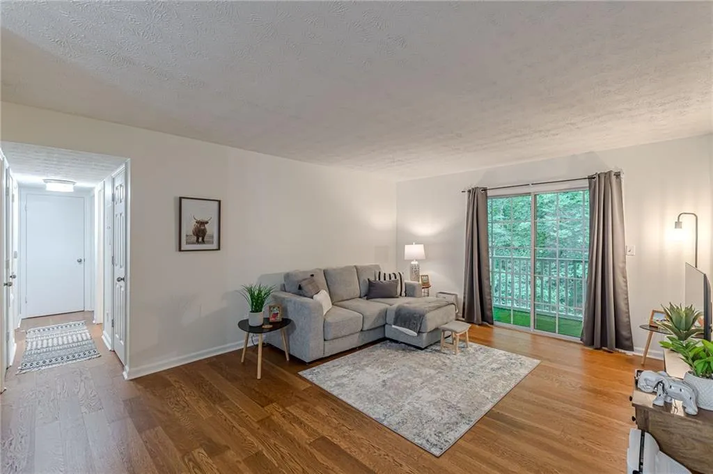 3135 Seven Pines Court Unit 8, Atlanta, Georgia 30339, 2 Bedrooms Bedrooms, ,2 BathroomsBathrooms,Residential,For Sale,3135 Seven Pines Court Unit 8,7599200