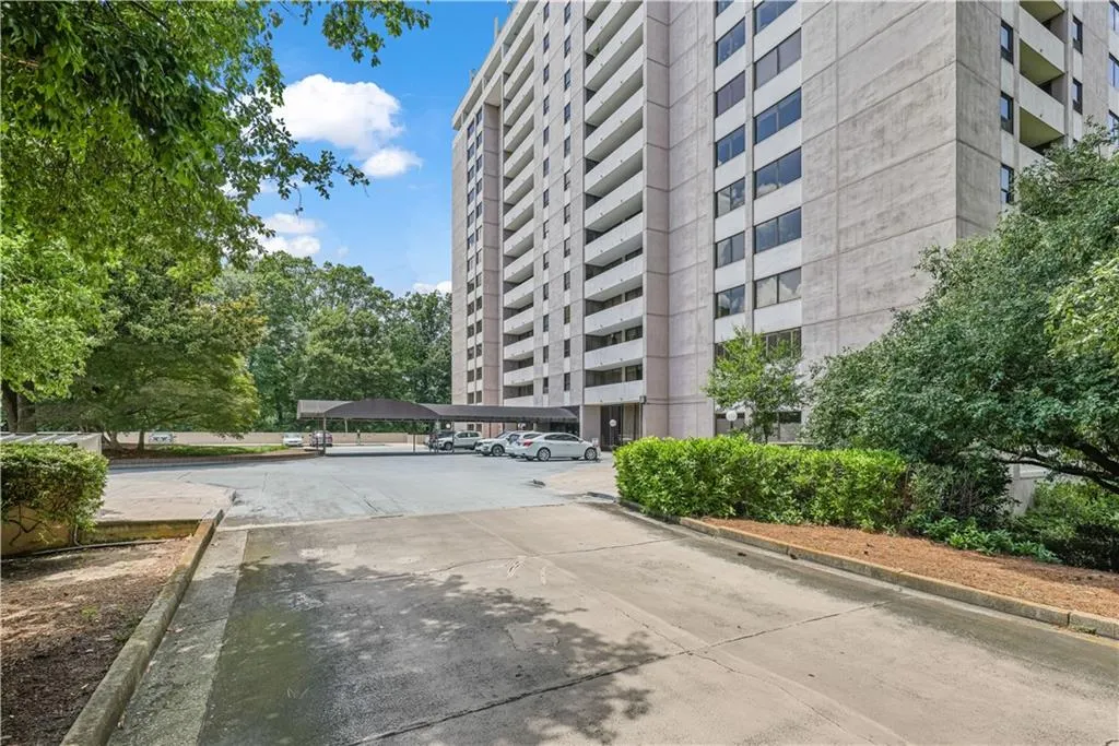 3530 Piedmont Road Ne Unit K8, Atlanta, Georgia 30305, 2 Bedrooms Bedrooms, ,2 BathroomsBathrooms,Residential,For Sale,3530 Piedmont Road Ne Unit K8,7598894