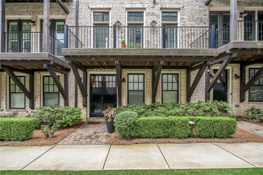 18 Peachtree Avenue Ne Unit 5, Atlanta, Georgia 30305, 3 Bedrooms Bedrooms, ,3 BathroomsBathrooms,Residential,For Sale,18 Peachtree Avenue Ne Unit 5,7600015