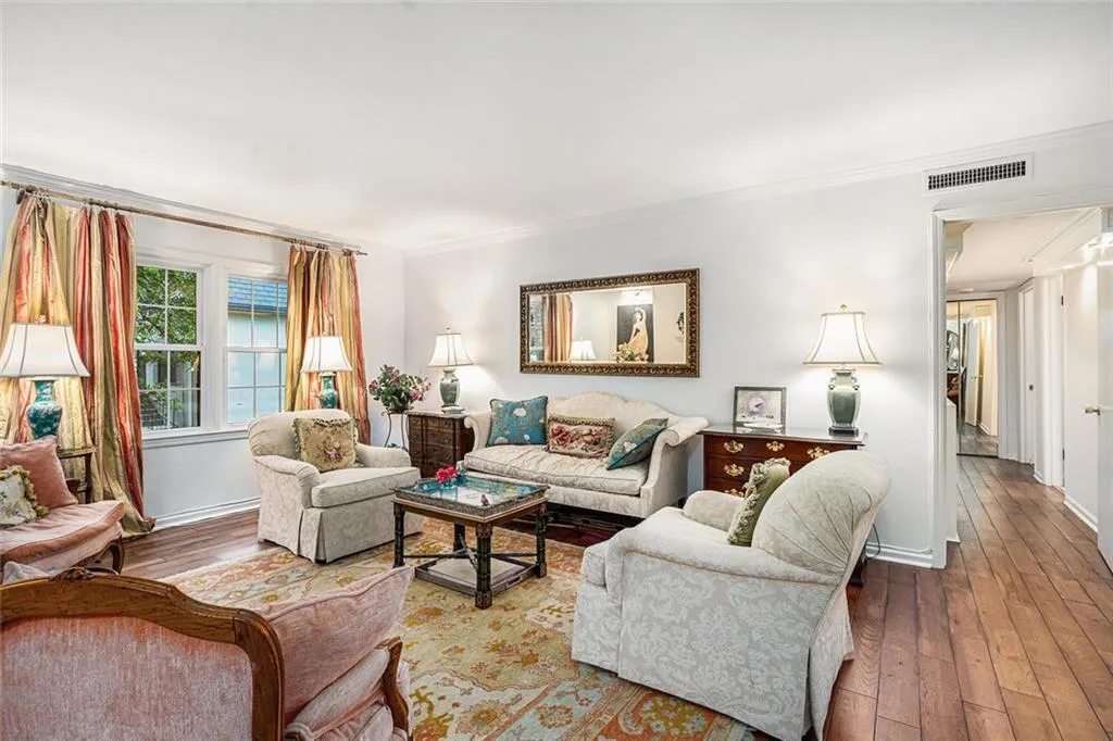 170 Elysian Way Nw, Atlanta, Georgia 30327, 3 Bedrooms Bedrooms, ,2 BathroomsBathrooms,Residential,For Sale,170 Elysian Way Nw,7600977