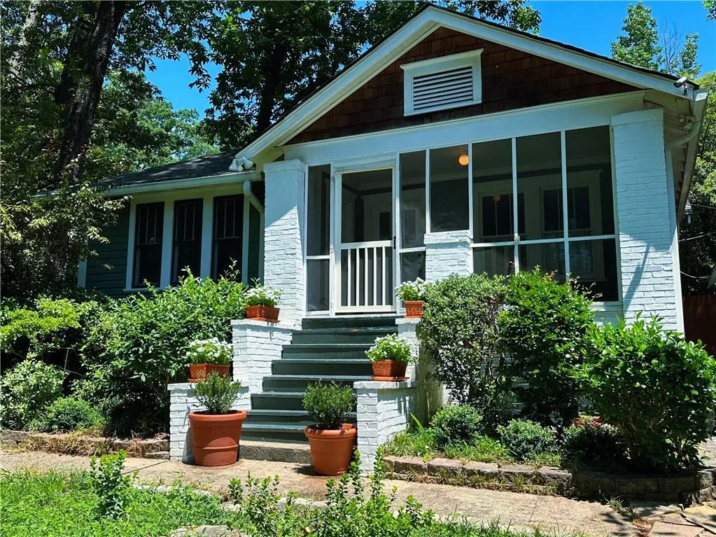 284 Lakeview Avenue Ne, Atlanta, Georgia 30305, 3 Bedrooms Bedrooms, ,2 BathroomsBathrooms,Residential,For Sale,284 Lakeview Avenue Ne,7601989