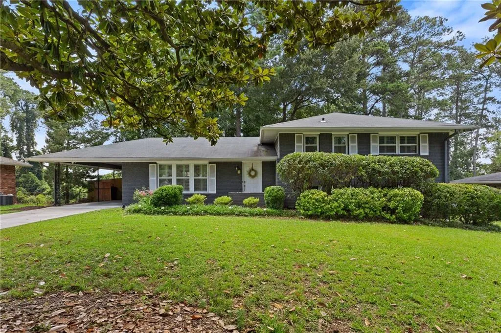 2416 Elmwood Circle Se, Atlanta, Georgia 30339, 3 Bedrooms Bedrooms, ,2 BathroomsBathrooms,Residential,For Sale,2416 Elmwood Circle Se,7604211