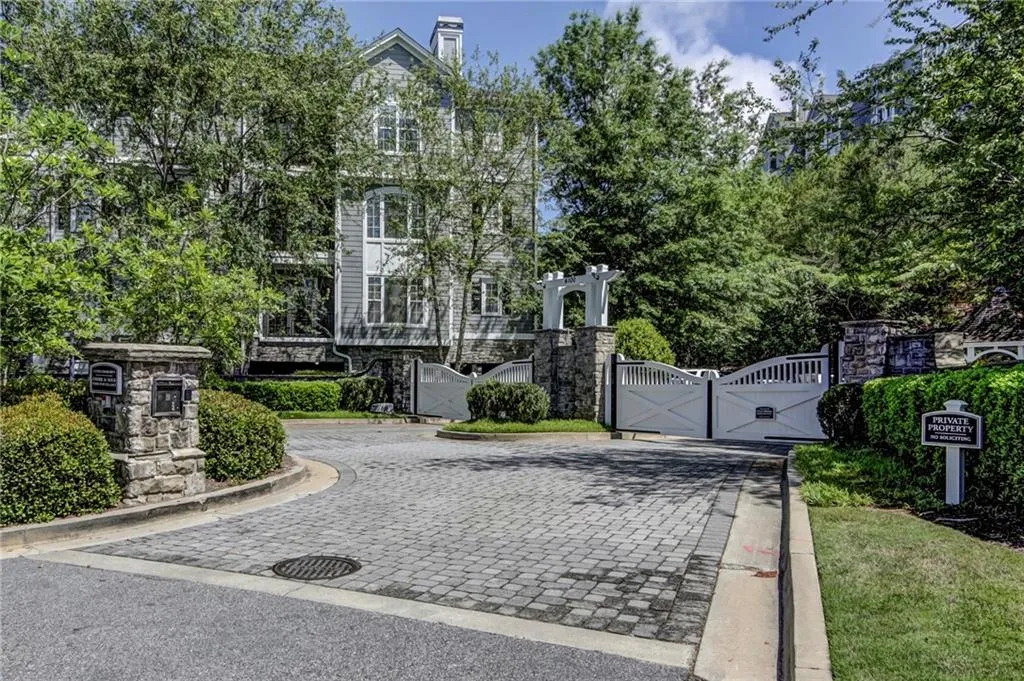 4100 Paces Walk Se Unit 3205, Atlanta, Georgia 30339, 2 Bedrooms Bedrooms, ,2 BathroomsBathrooms,Residential,For Sale,4100 Paces Walk Se Unit 3205,7604759