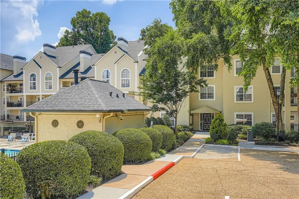 3655 Habersham Road Ne Unit 344, Atlanta, Georgia 30305, 1 Bedroom Bedrooms, ,1 BathroomBathrooms,Residential,For Sale,3655 Habersham Road Ne Unit 344,7604573