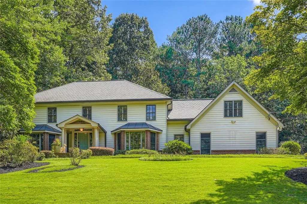 5475 E Idlewood Lane, Sandy Springs, Georgia 30327, 3 Bedrooms Bedrooms, ,3 BathroomsBathrooms,Residential,For Sale,5475 E Idlewood Lane,7606297