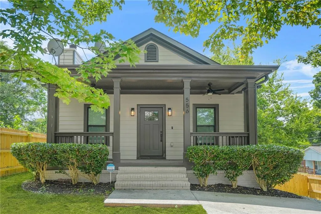556 Paines Avenue Nw, Atlanta, Georgia 30318, 4 Bedrooms Bedrooms, ,2 BathroomsBathrooms,Residential,For Sale,556 Paines Avenue Nw,7606738