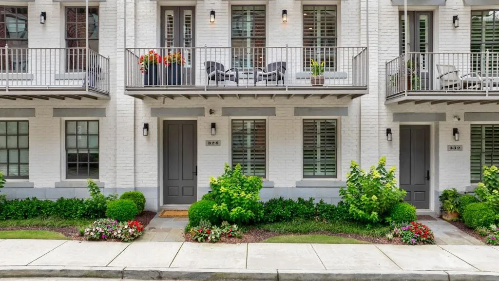 328 Stonemont Drive, Atlanta, Georgia 30305, 3 Bedrooms Bedrooms, ,3 BathroomsBathrooms,Residential,For Sale,328 Stonemont Drive,7606834