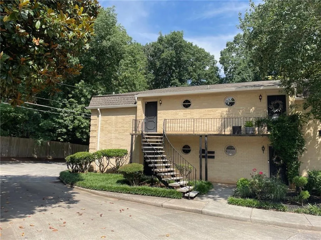 5400 Roswell Road Unit K1, Atlanta, Georgia 30342, 1 Bedroom Bedrooms, ,1 BathroomBathrooms,Residential,For Sale,5400 Roswell Road Unit K1,7607809