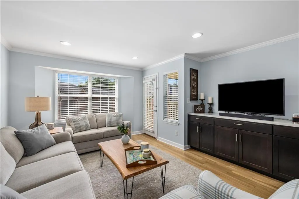 1011 Chastain Park Court Ne, Atlanta, Georgia 30342, 2 Bedrooms Bedrooms, ,2 BathroomsBathrooms,Residential,For Sale,1011 Chastain Park Court Ne,7608249