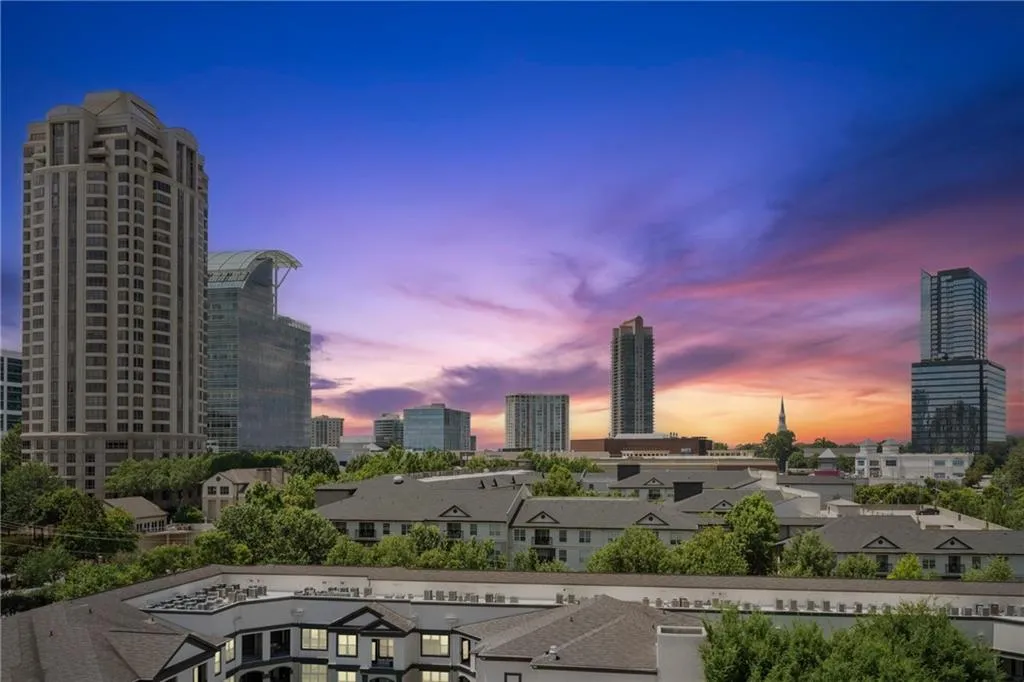 3481 Lakeside Drive Ne Unit 1508, Atlanta, Georgia 30326, 1 Bedroom Bedrooms, ,1 BathroomBathrooms,Residential,For Sale,3481 Lakeside Drive Ne Unit 1508,7610981